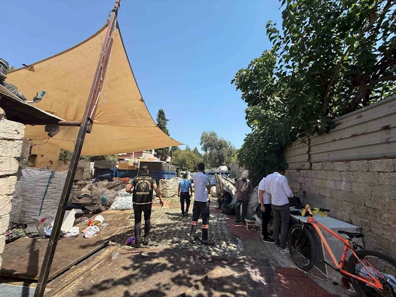 Antalya’da hurda ve ikinci el iş yerlerine eşzamanlı denetim: 8 iş yeri mühürlendi
