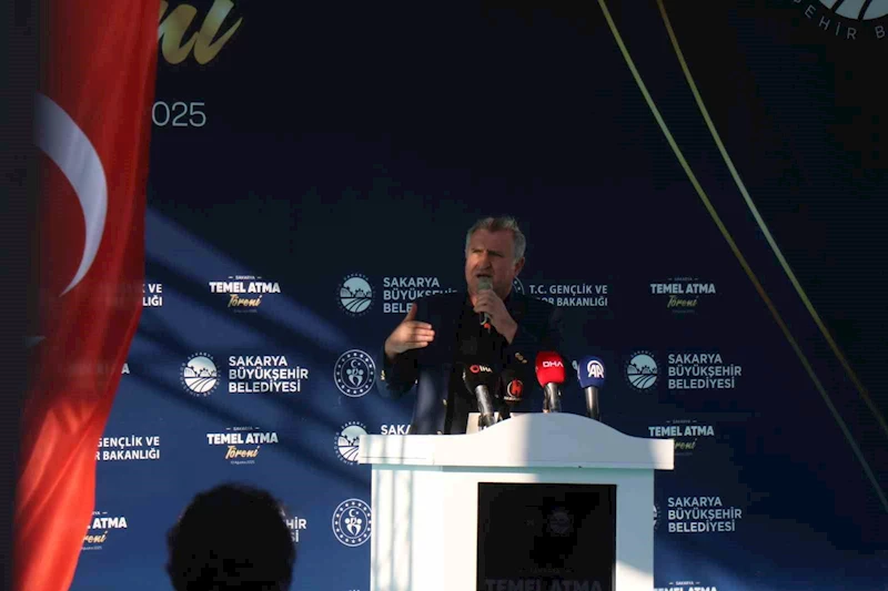 Osman Aşkın Bak: 