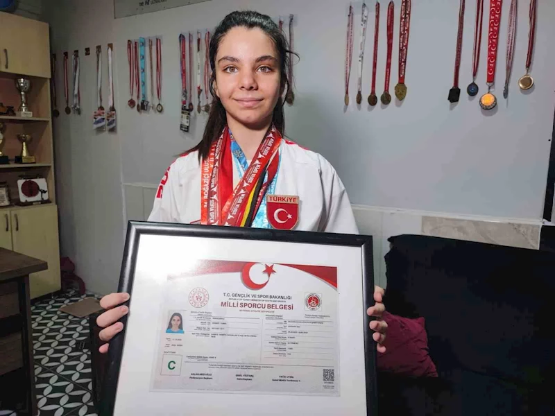 14 yaşında 150’den fazla madalyası var

