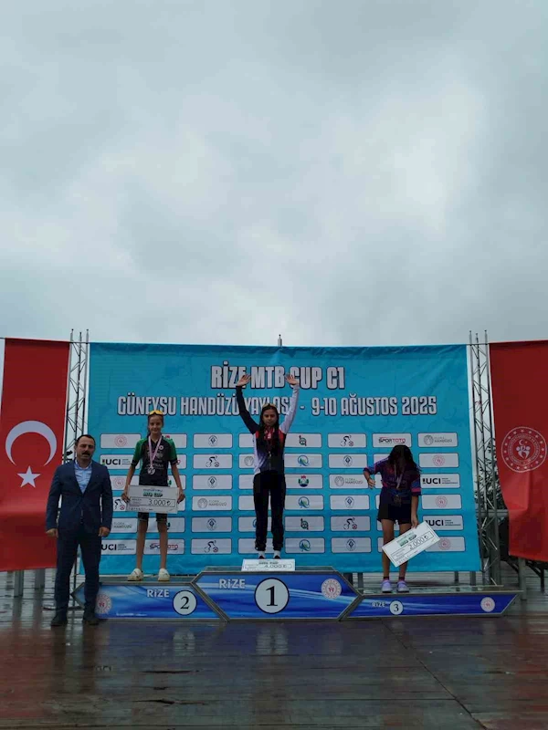 Akhisarlı sporculardan Rize’de madalya şöleni

