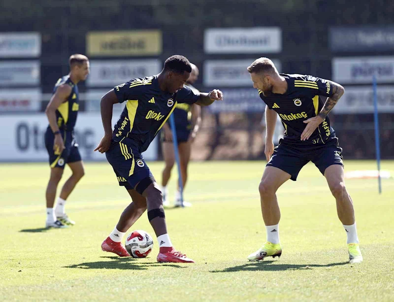Fenerbahçe, Feyenoord maçı hazırlıklarını sürdürdü
