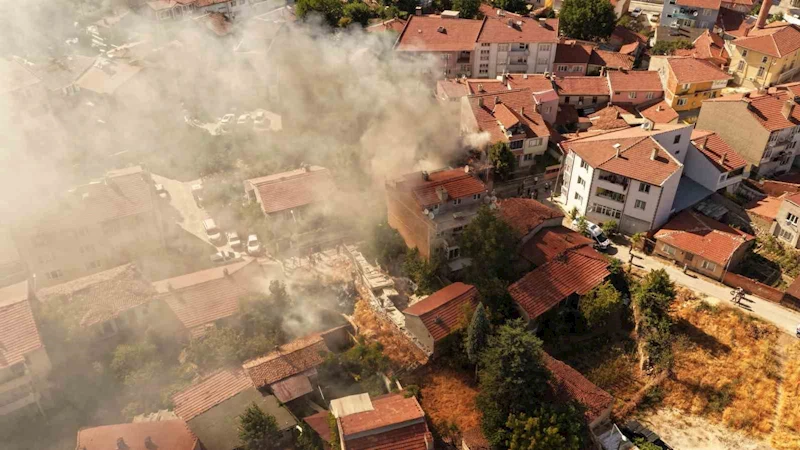 Bozüyük’te müstakil evde çıkan yangın ekipler tarafından söndürüldü
