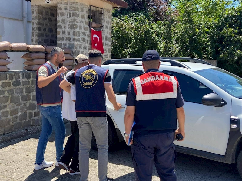 Jandarma ekipleri, aranması bulunan 23 şüpheliyi yakaladı
