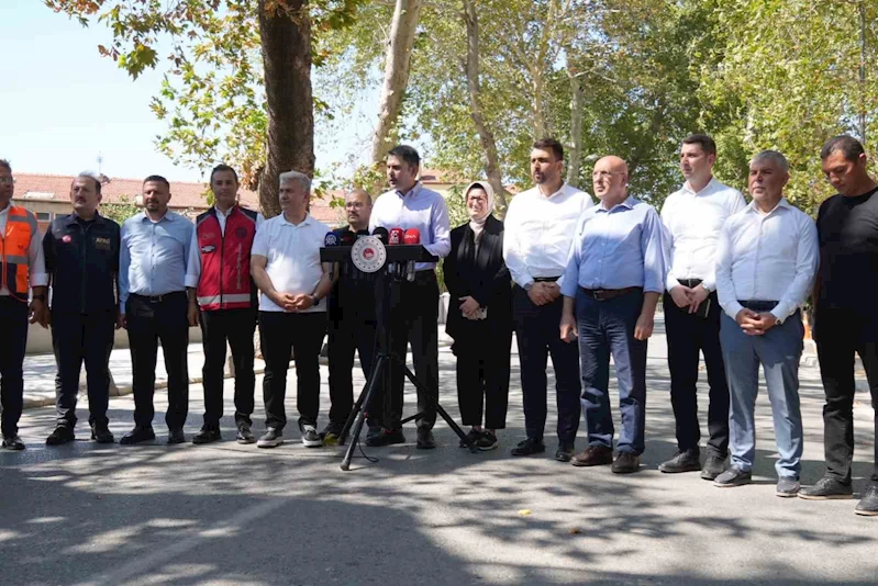 Bakan Kurum’dan Sındırgı depremi sonrası önemli açıklamalar
