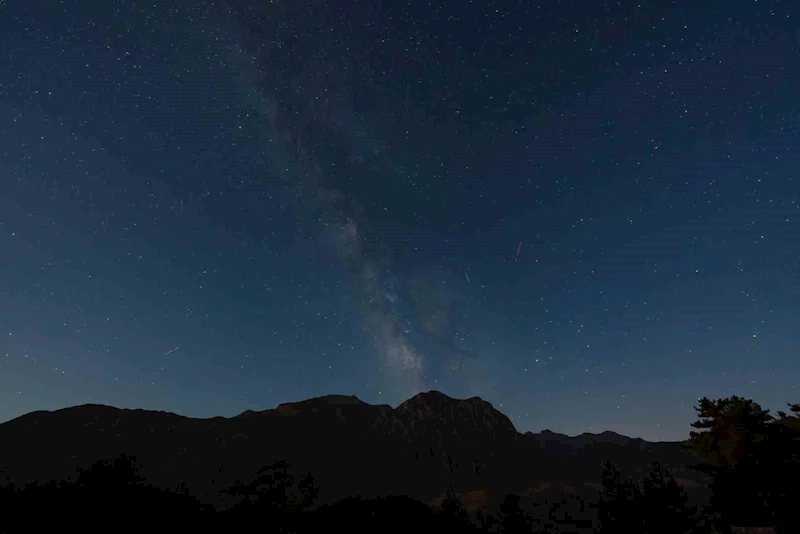 Isparta Melikler Yaylası’nda Perseid yağmuru Gökyüzü Şölenine dönüştü
