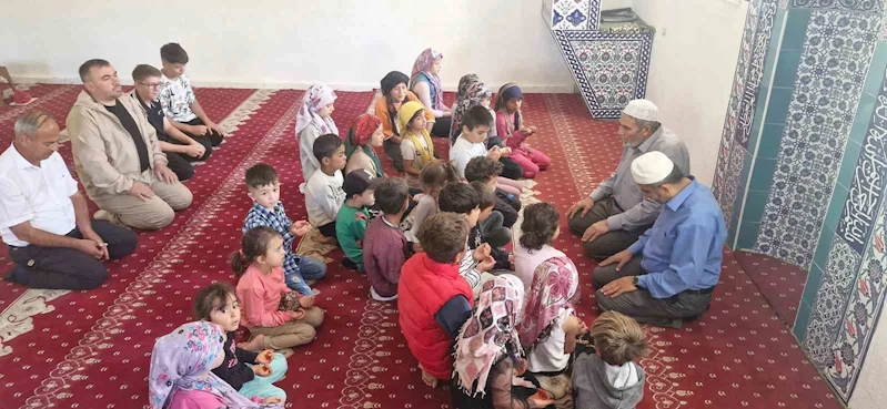 Kur’an Kursu mezuniyet töreninde birinciler ödüllendirildi
