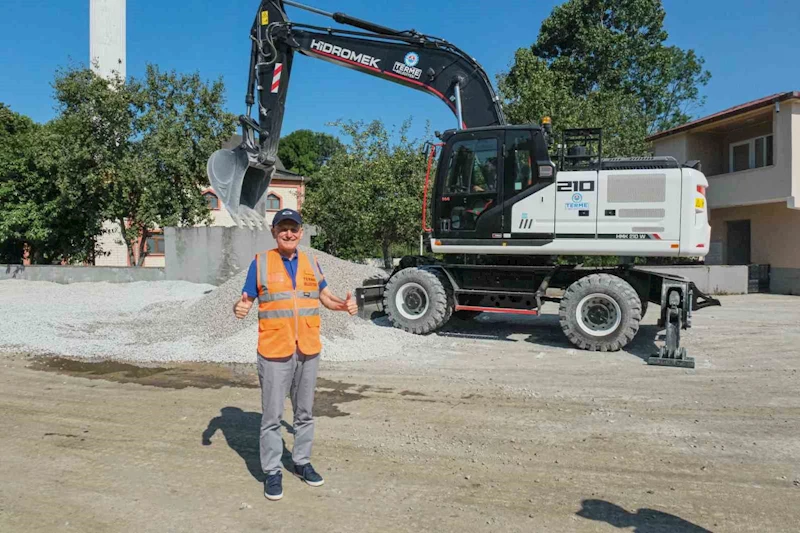 Bakanlıktan Terme Belediyesi’ne 10 milyonluk ekskavatör desteği
