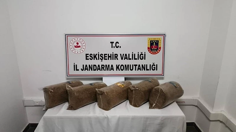 Araçta 25 kilogram kaçak tütünle yakalanan şüpheliye işlem yapıldı
