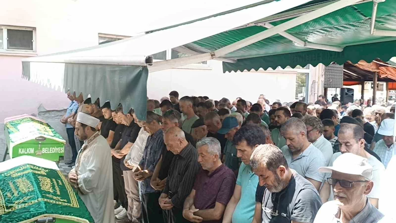 Çanakkale’de 6 kişinin öldüğü kazada Oktay Çelik ve Remzi Şen son yolculuğuna uğurlandı
