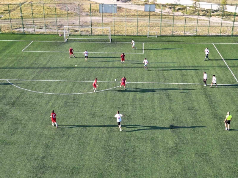 Geçmiş ile bugünü buluşturan futbol maçı
