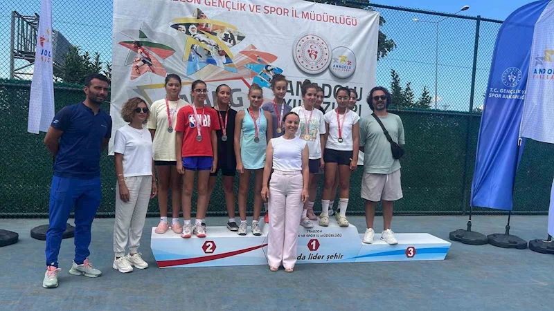 Tenis takımı Türkiye finallerinde
