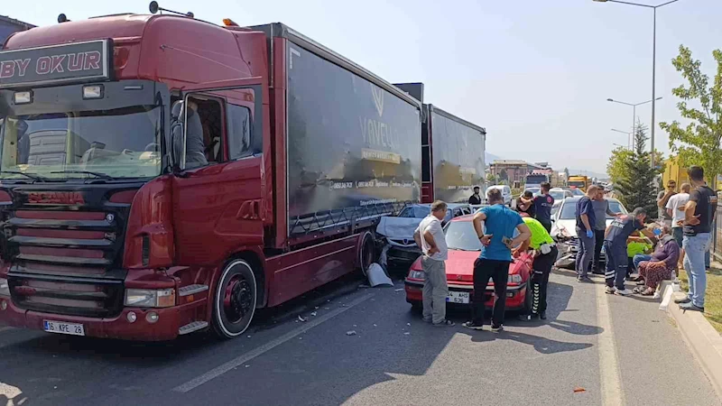 İnegöl’de trafik kazası sonucu 2 kişi yaralandı
