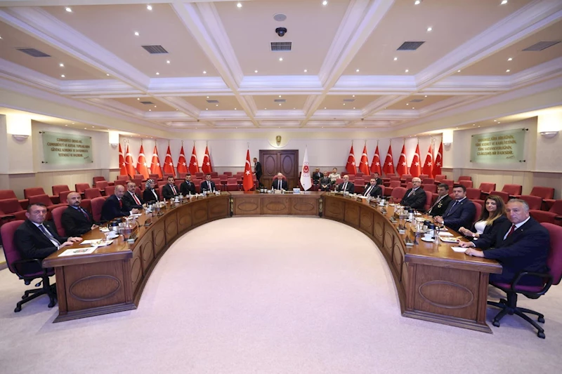 Bakan Güler, Türkiye Harp Malulü Gaziler, Şehit Dul ve Yetimleri Derneği Genel Başkanı Işık’ı kabul etti
