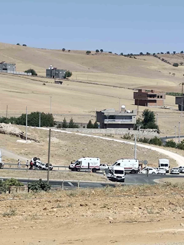 Diyarbakır’da otomobil takla attı: 2 yaralı
