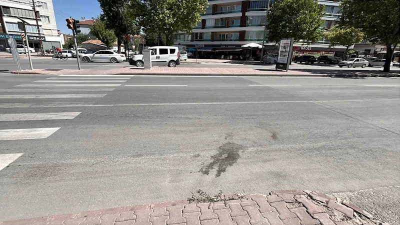 Otomobilin çarptığı bisikletlinin hayatını kaybettiği kaza kamerada
