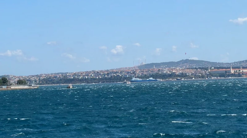 Marmara Denizi’nde etkili olan poyraz deniz ulaşımında aksamalara neden oldu
