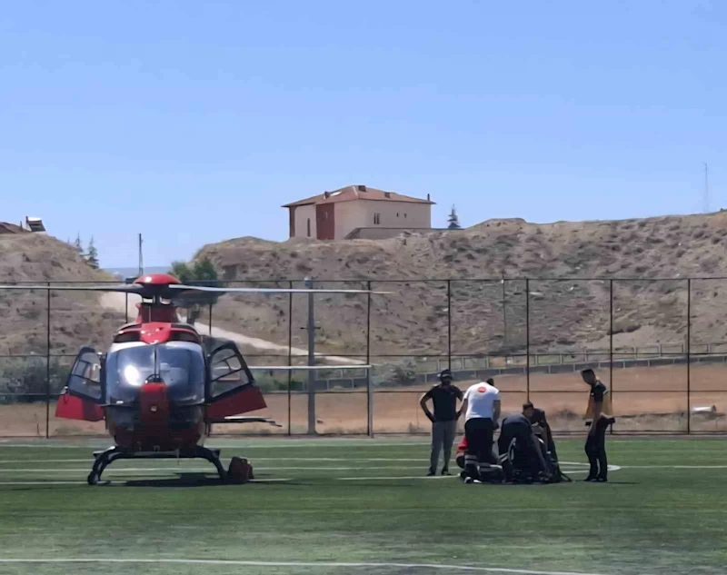 Beyin kanaması geçiren hastanın imdadına ambulans helikopter yetişti
