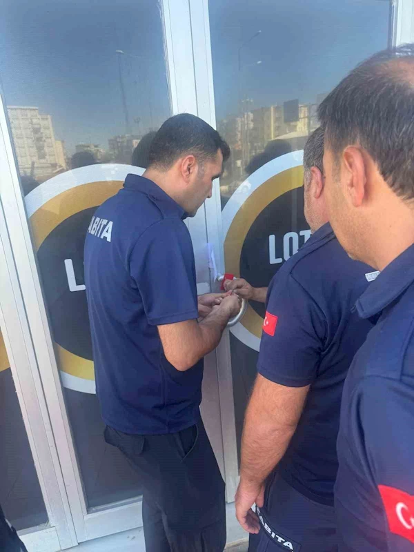 Ruhsatsız güzellik merkezi ve masaj salonu mühürlendi
