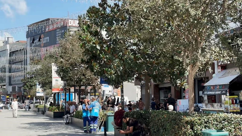 Arnavutköy’de kuvvetli rüzgar etkili oluyor
