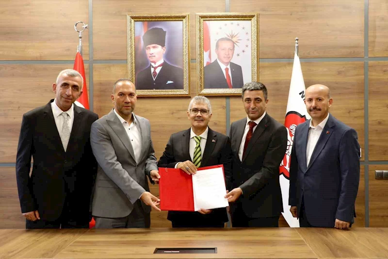 Farklı meslek gruplarına yapay zeka eğitimi protokolü imzalandı
