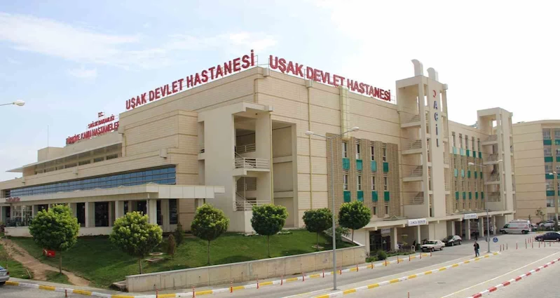 Uşak Eğitim ve Araştırma Hastanesi kadrosuna yeni uzman doktorlar katıldı
