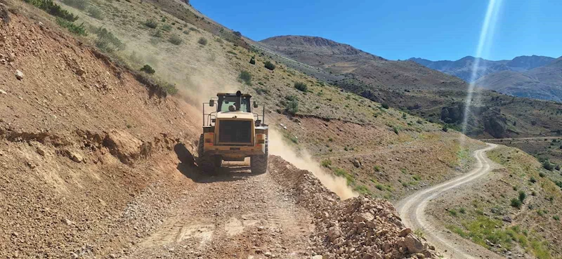 Yaylada üretilen tonlarca Tulum Peyniri at sırtında değil yeni yapılan yolla şehre ulaştırılacak

