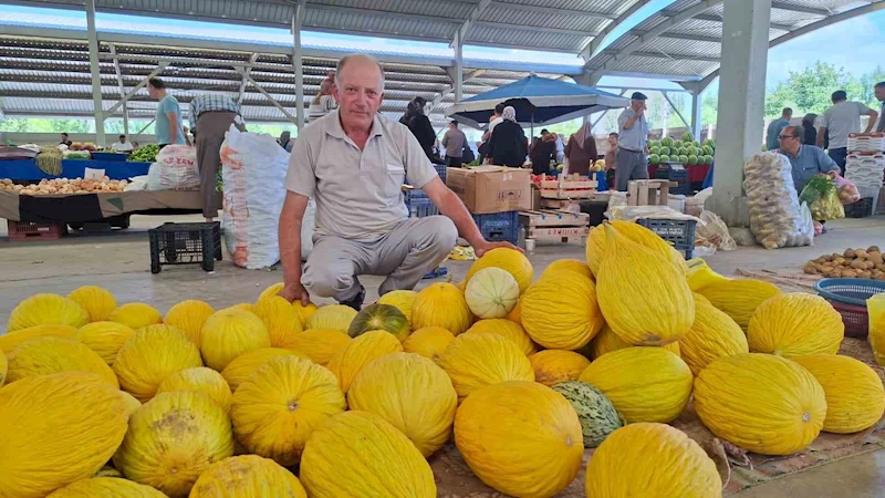 Hisarcık’ta yerli kavun 20 TL’den tezgâhta yerini aldı
