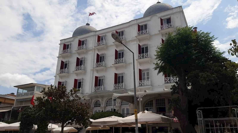 Büyükada’nın Tarihi Oteli Splendid Palas tehdit iddiasıyla gündemde
