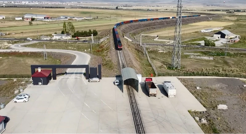 Kars Asya ile Avrupa’yı demiryoluyla birbirine bağlıyor

