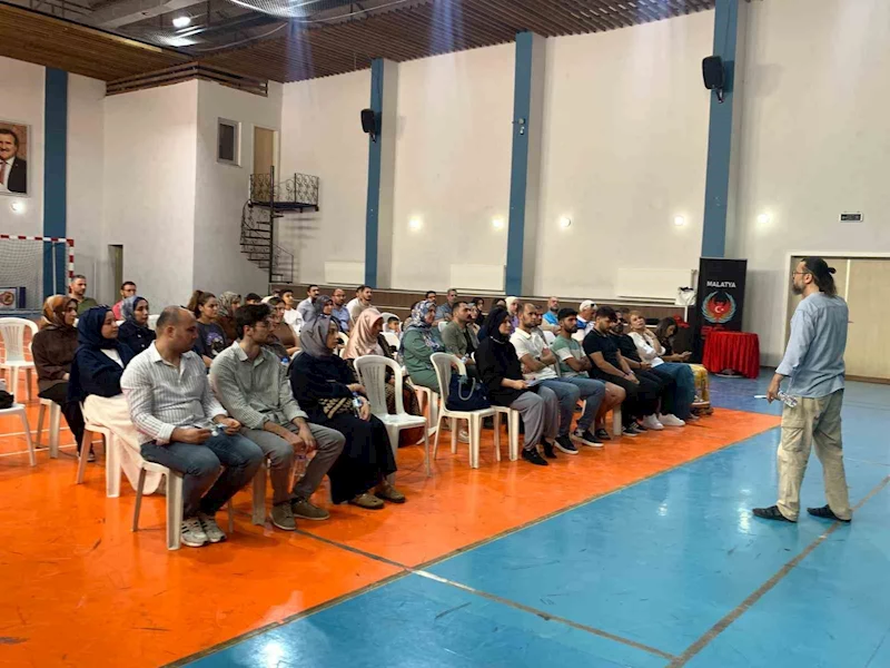 Malatya’da Gençlik Liderlerine Yönelik 