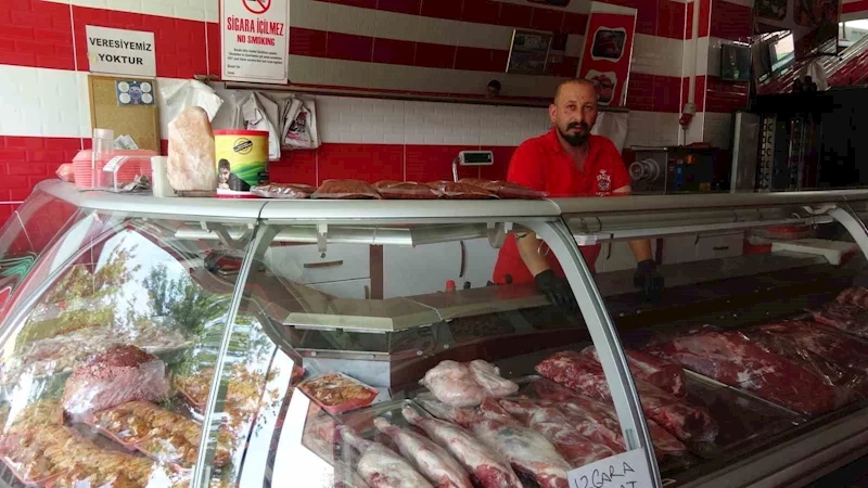 Vanlı esnaf elektrik kesintilerinden şikâyetçi
