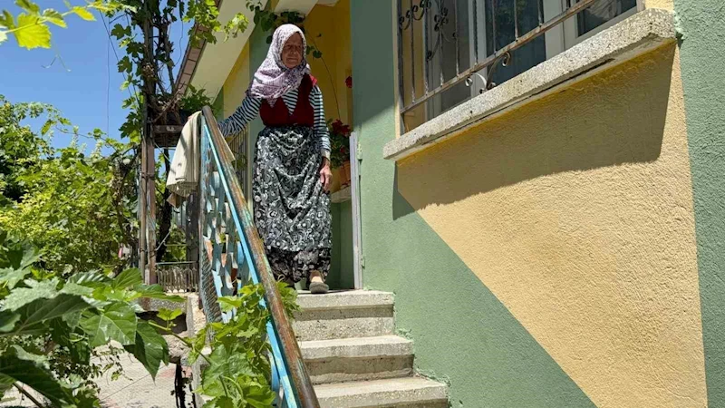Yaşlı çiftten alkışlanacak bağış
