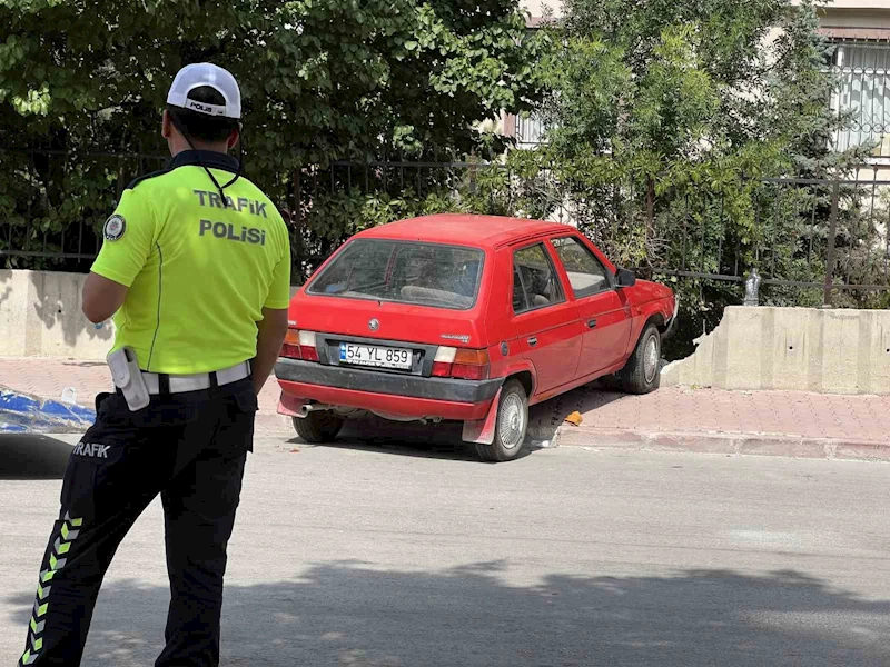 Dur ihtarına uymadı önce polise ardından duvara çarptı
