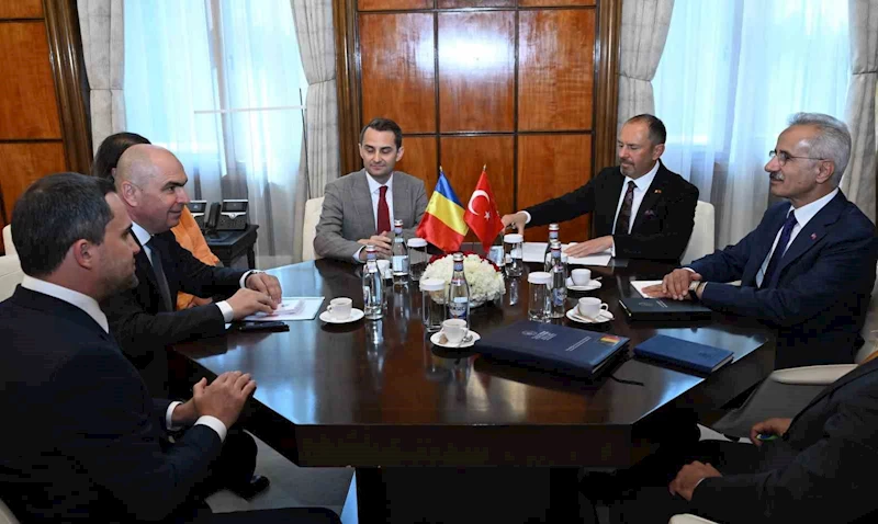 Bakan Uraloğlu, Romanya Başbakanı Bolojan ve mevkidaşı Șerban ile görüştü
