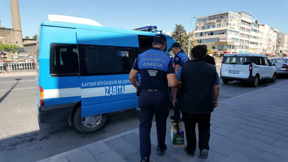 Büyükşehir Zabıta’dan kent merkezinde dilencilere karşı sıkı denetim