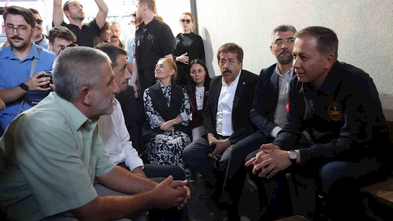 Bakan Yerlikaya Erzurum’da esnafı ziyaret etti
