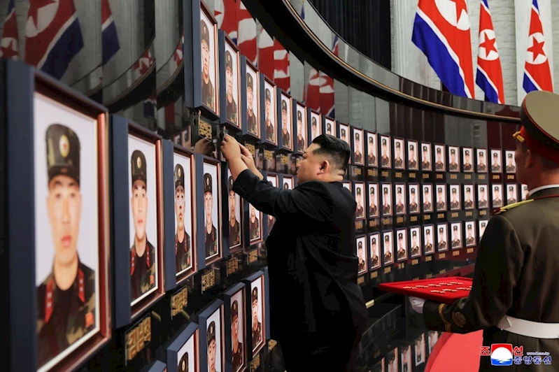 Kuzey Kore lideri Kim’den Ukrayna’ya karşı savaşan askerlere kahramanlık nişanı
