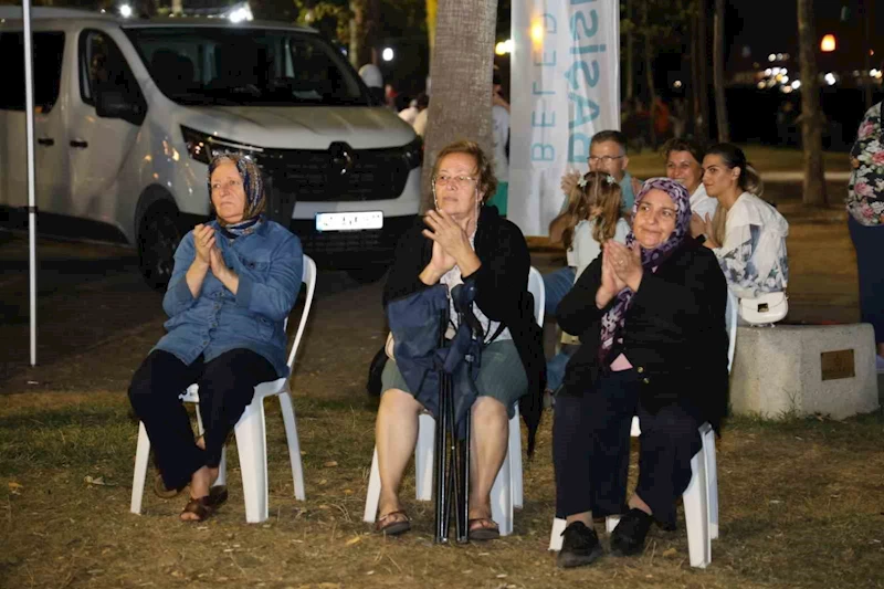 Başiskele Sahili müzikle şenlendi
