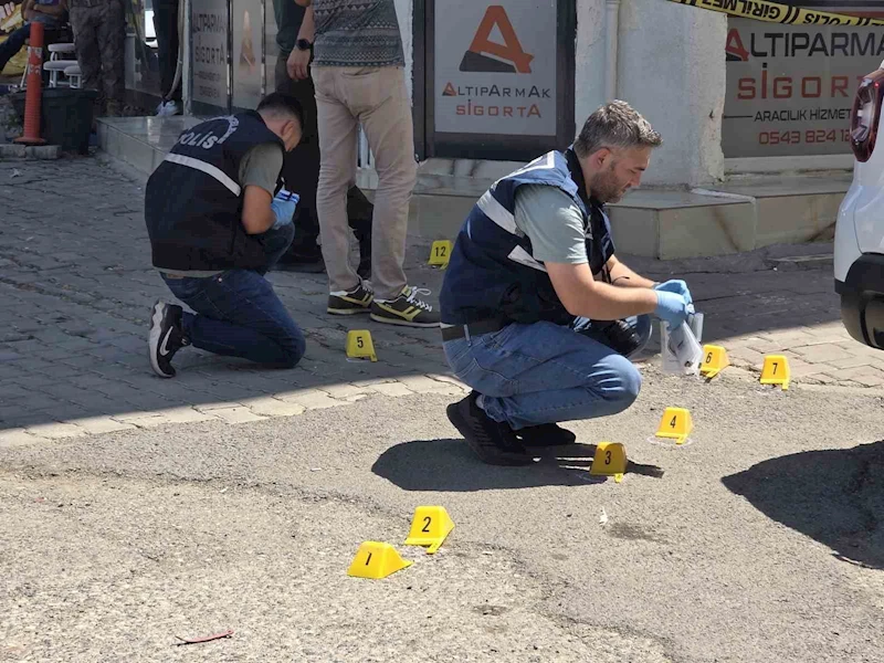 Siverek’te Jandarma aracına silahlı saldırı anının güvenlik kamerası ortaya çıktı
