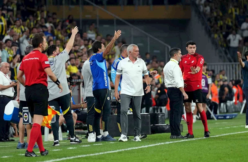 Trendyol Süper Lig: Fenerbahçe: 3 - Kocaelispor: 1 (Maç sonucu)

