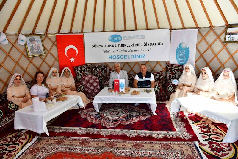 Malazgirt Zaferi etkinliklerinde DATÜB çadırına yoğun ilgi
