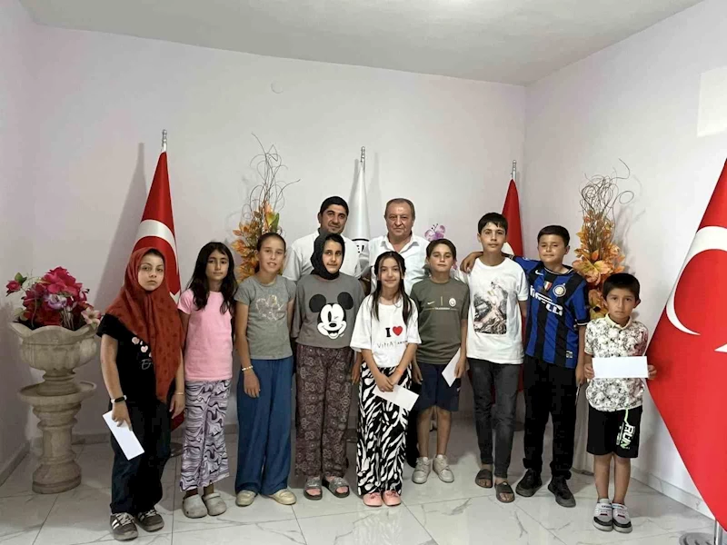 Gömü kasabasında Kur’an-ı Kerim’e geçen başarılı öğrencilere ödül verildi
