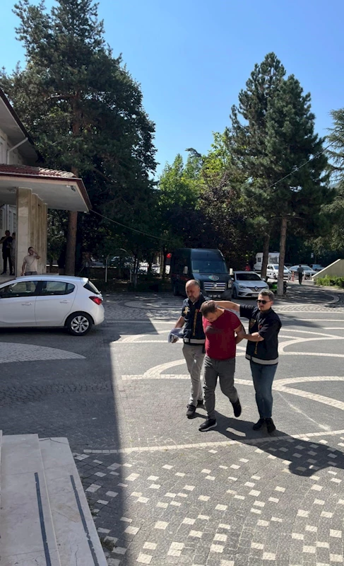 Akşehir’de uyuşturucu operasyonu: 2 gözaltı, 1 tutuklama

