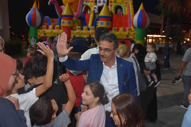 Erenler’de şenlik gecesi: Çocuklar doyasıya eğlendi
