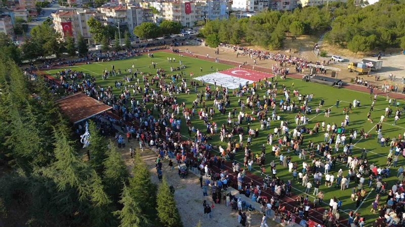 SOLOTÜRK’ten Demirci’de muhteşem gösteri

