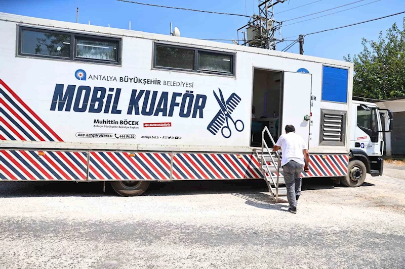Mobil kuaför tırı Antalya’nın yaylalarında
