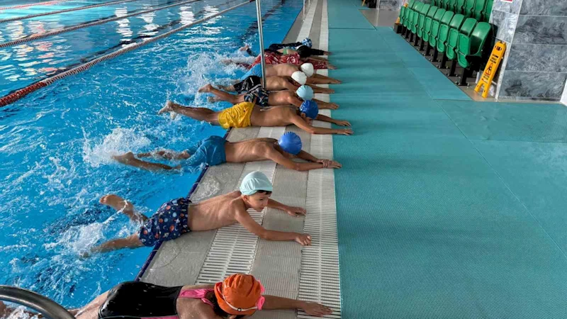 Bozdoğan’da yüzme bilmeyen kalmıyor
