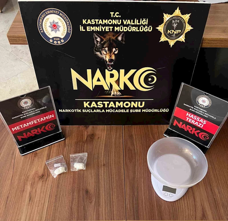 Kastamonu’da uyuşturucuyla yakalanan 2 şüpheli tutuklandı
