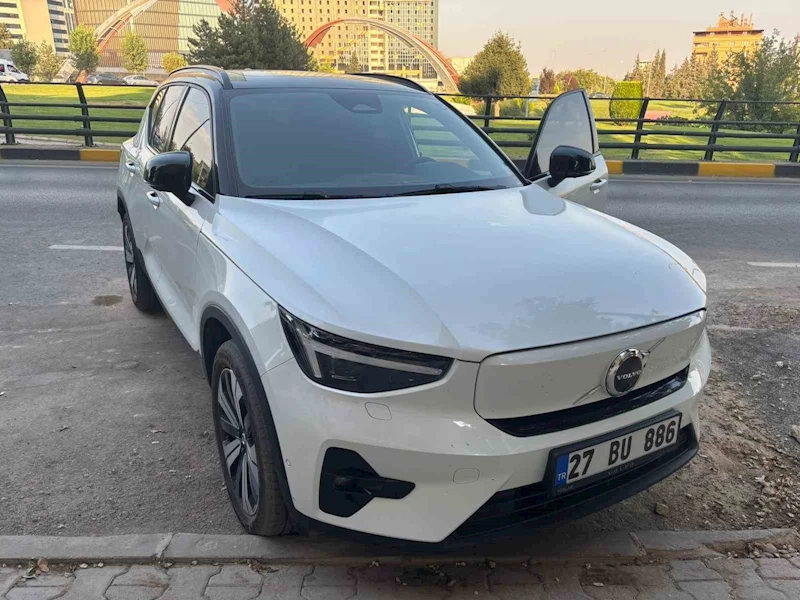 Bayiden alınan Volvo marka sıfır elektrikli araç kusurlu çıktı

