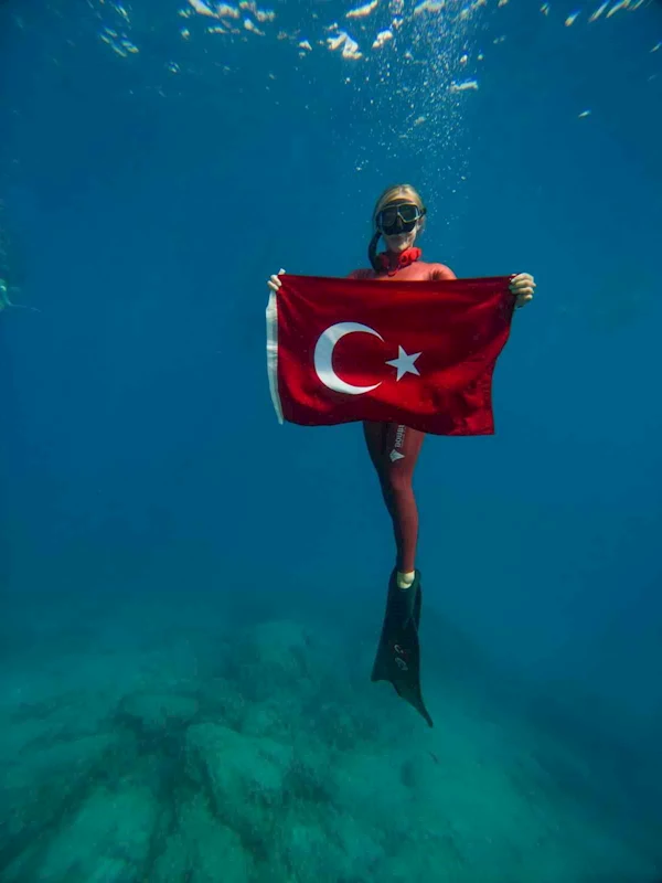 Milli sporcu Şahika Ercümen’den, zafer dalışı
